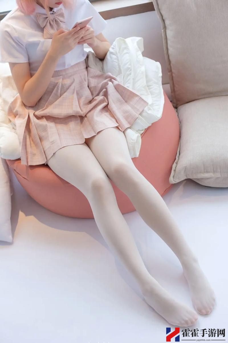 白丝袜精华液抹在脚上的功效